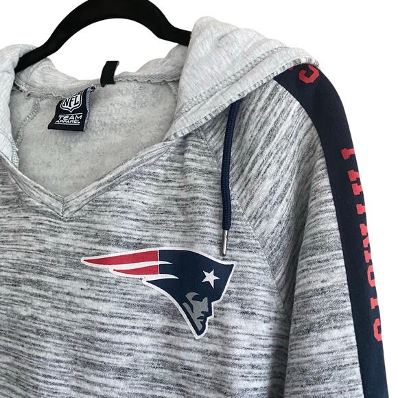 New England Patriots V-Neck Hoodie Size Medium - Picture 2 of 5